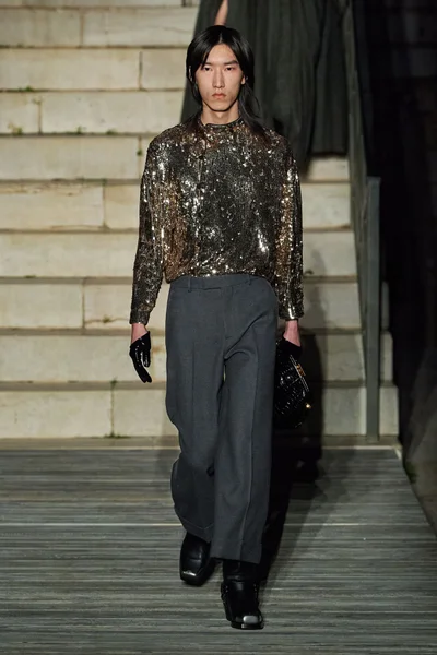 Look 77